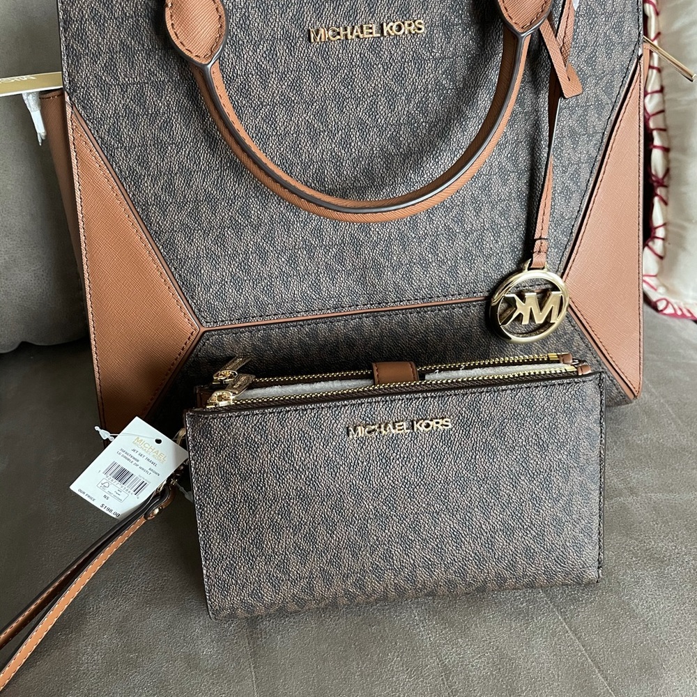 Micheal Kors handbag and wallet